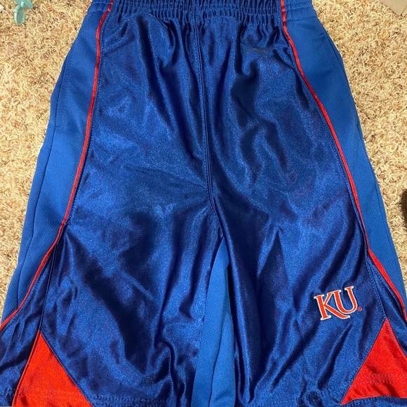 Shorts - Picture 2 of 4